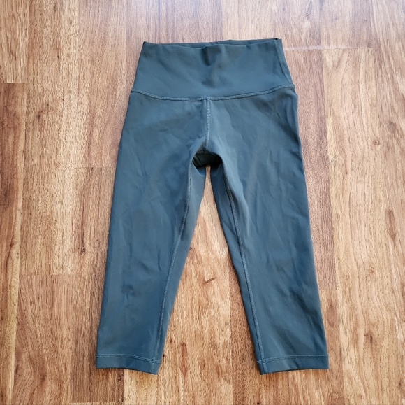 Lululemon Cropped Leggings Workout Pants Green Women's Size 4 - Picture 1 of 10